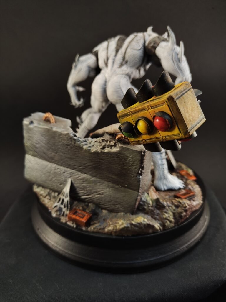 Back view of Anti-Venom figure