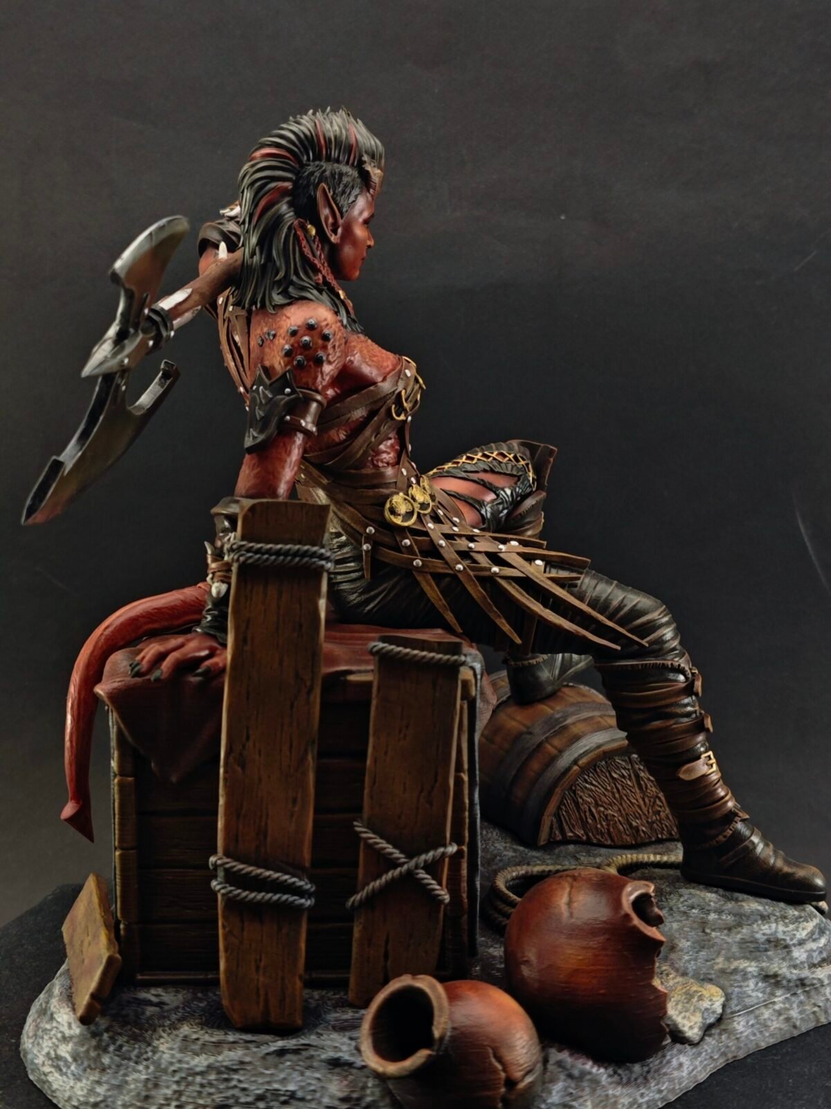 Right-side pose with clenched fists and battle-ready body position