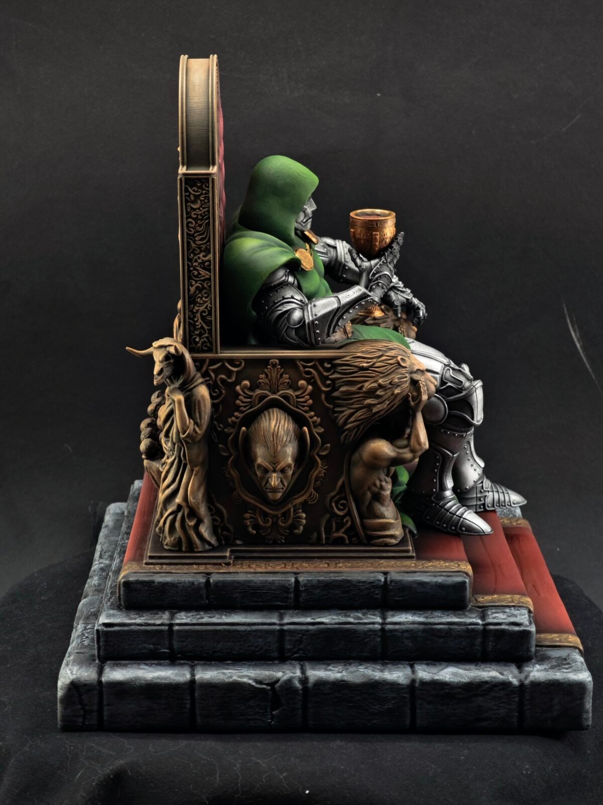 Unique gift for gamers – villain collectible statue